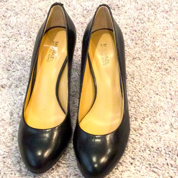 Michael kors Shoes  size 5.5 New - Picture 1 of 6